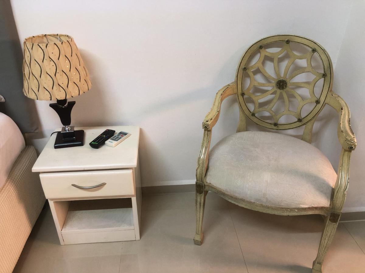 Hotel Bar Restaurant Emergency 911 Sto Lk Group باراماريبو المظهر الخارجي الصورة